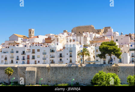 Peniscola Ansichten der alten Stadt und Meer Wand Befestigungen, Peniscola, Castellon, Spanien Stockfoto