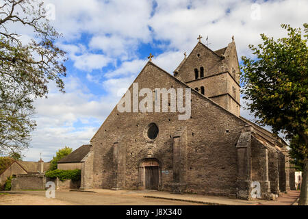 Frankreich, Saone et Loire, Mercurey, berührt Weiler, Kirche Stockfoto