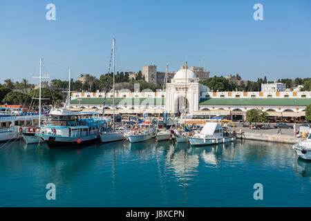 RHODOS-STADT. INSEL RHODOS. Griechenland. 12. Juni 2015: Markt (Nea Agora) von Mandraki in Rhodos Stadt. Insel Rhodos. Griechenland Stockfoto