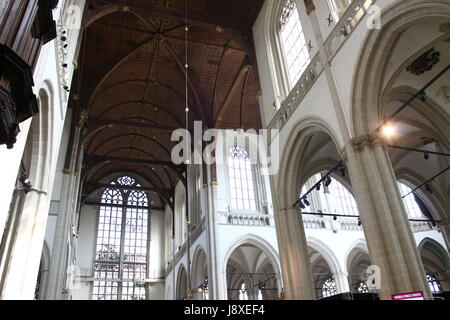 Innenraum des 15. Jahrhunderts Nieuwe Kerk (neue Kirche) am Dam-Platz, zentrale Amsterdam, Niederlande. Stockfoto