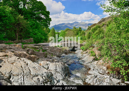 England, Cumbria, englischen Lake District, Ashness Brücke. Stockfoto