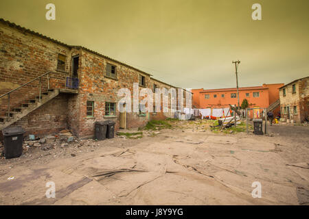 LANGA TOWNSHIP, SÜDAFRIKA - 28. Januar 2014 - eine Tour zu Fuß, in der Gemeinde von Langa und private Häuser - Kapstadt Stockfoto