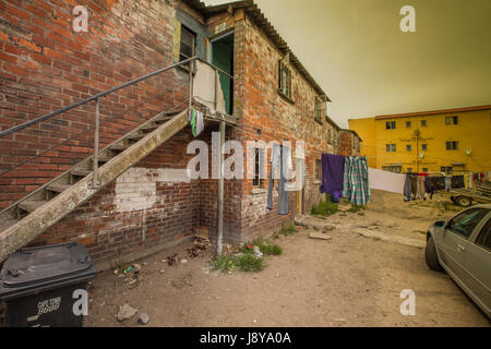 LANGA TOWNSHIP, SÜDAFRIKA - 28. Januar 2014 - eine Tour zu Fuß, in der Gemeinde von Langa und private Häuser - Kapstadt Stockfoto