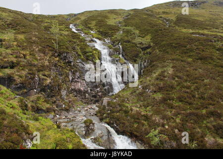 Wasserfall im Hochland Stockfoto