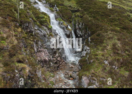 Wasserfall im Hochland Stockfoto