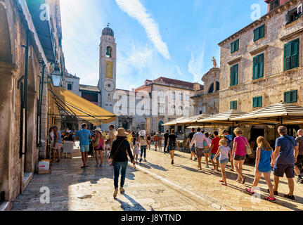 Dubrovnik, Kroatien - 20. August 2016: Stradun Straße und Menschen in der Altstadt von Dubrovnik, Kroatien Stockfoto