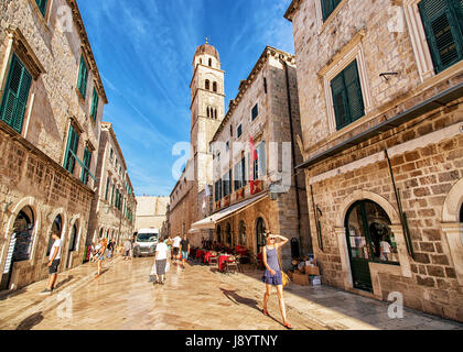 Dubrovnik, Kroatien - 20. August 2016: Stradun Straße und Menschen in der Altstadt von Dubrovnik, Kroatien Stockfoto