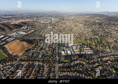 Luftbild von Newbury Park und Thousand Oaks in Ventura County, Kalifornien. Stockfoto