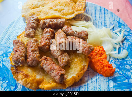 Cevapcici, Restaurant Brod, Pula, Istrien, Kroatien Stockfoto