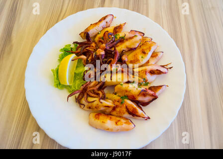 Lingje Na Zaru, gegrillten Tintenfisch, Opatija, Kvarner Bucht, Kroatien Stockfoto