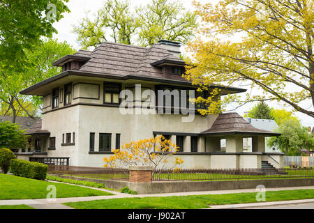 Chicago Illinois Oak Park 313 Forest Avenue Frank Lloyd Wright Architekt 1867 bis 1959 Hills-Decaro Haus home Residenz Bäume Baum Veranda veranda Stockfoto