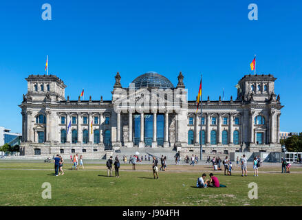 Das Reichstagsgebäude vom Rand der Tiergarten, Mitte, Berlin, Deutschland Stockfoto