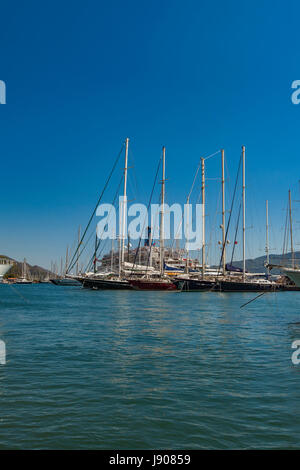 MARMARIS, Türkei - 15. September 2014: Yachten im Hafen Marmaris Mugla Provinz in der Türkei. Mehr als 3 Millionen Touristen besuchten im Jahr 2013 Mugla pro Stockfoto