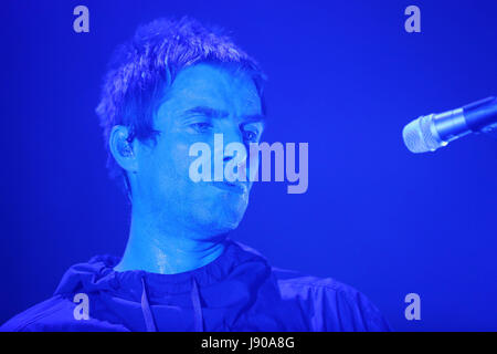 Liam Gallagher spielt ein Konzert in Manchesters O2 Ritz, in Gedenken an die Opfer des Terrors der letzten Woche greifen die 22 Menschen getötet und verletzt eine weitere 64. Stockfoto