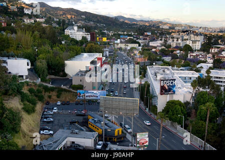 Luftaufnahme über den Sunset Strip im Stadtteil West Hollywood in Los Angeles, CA, USA Stockfoto