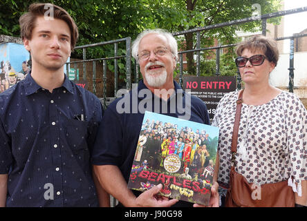 Abbey Road Studios, St John's Wood, London NW8: Amerikaner Ryan (links), Jeff & Cheryl Stockfoto