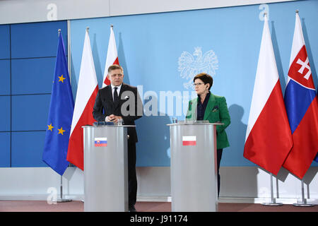 Polen, Warschau, 31. Mai 2017: Ministerpräsident Beata Szydlo und Ministerpräsident Robert Fico veranstaltete Konferenz auf polnisch-slowakischen Regierungskonsultationen. © Jake Ratz/Alamy Live-Nachrichten Stockfoto