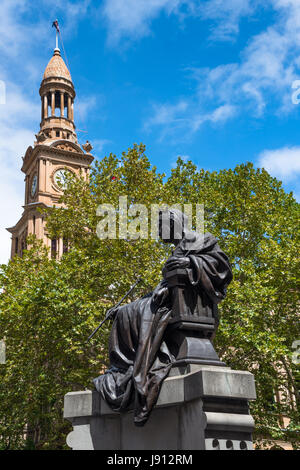 Statue der Königin Victoria und Rathaus, Sydney, Australien Stockfoto