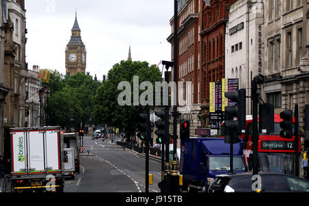30. Mai 2017 - Ansicht von Big Ben vom Trafalgar Square Nachschlagen von Whitehall Stockfoto