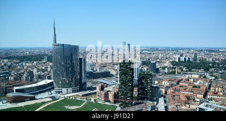 Mailand, Italien - 30. Mai 2017: Skyline der Stadt mit den neuen Wolkenkratzern einschließlich Bosco Verticale (vertikale Wald) von Boeri und die Unicredit Tower Stockfoto