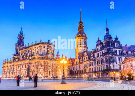 Dresden, Deutschland.  Kathedrale der Heiligen Dreifaltigkeit oder Hofkirche und Dresdner Schloss. Stockfoto