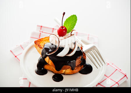 Lebensmittel, Nahrungsmittel, süß, Französisch, Toast, Dessert, Snack, Schokolade, Menschen, Menschen Stockfoto