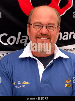 AJAXNETPHOTO. 28. MAI 2017. PLYMOUTH, ENGLAND. -TRANSAT - OSTAR - CHRISTOPHE DIETSCH (FRA) SKIPPER DER YACHT BREIZH COLA IN QUEEN ANNE BATTERIE MARINA VOR DEM START.  FOTO: JONATHAN EASTLAND/AJAX REF: D172905 6513 Stockfoto