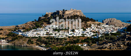 Einen Panoramablick über die Stadt Lindos, Rhodos, Griechenland Stockfoto