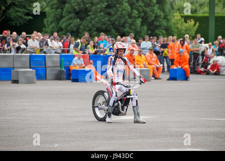 Steve Colley Stuntfahrer auf dem Gas Gas Fahrrad Motorrad World Show in Beaulieu Motor Museum 2008 Stockfoto