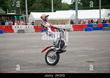 Steve Colley Stuntfahrer auf dem Gas Gas Fahrrad Motorrad World Show in Beaulieu Motor Museum 2008 Stockfoto