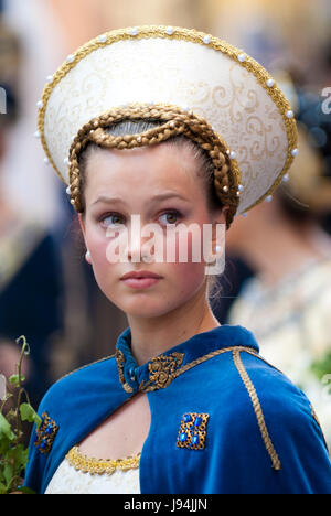 Junge Damadel Mittelalter im Palio Stockfoto