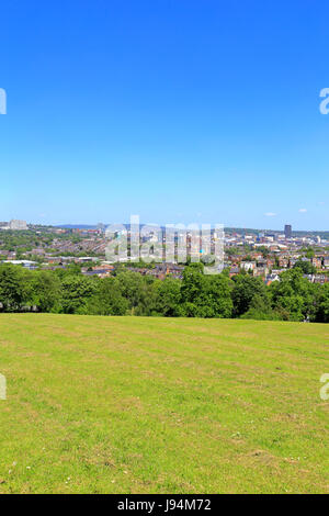 Sheffield City Skyline vom Meersbrook Park, Sheffield, South Yorkshire, England, UK. Stockfoto