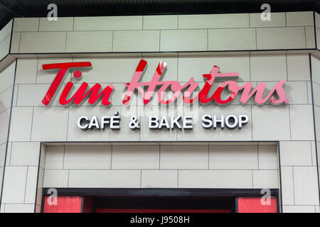 Tim Hortons Glasgow UK - die erste Filiale eröffnet im Vereinigten Königreich Stockfoto