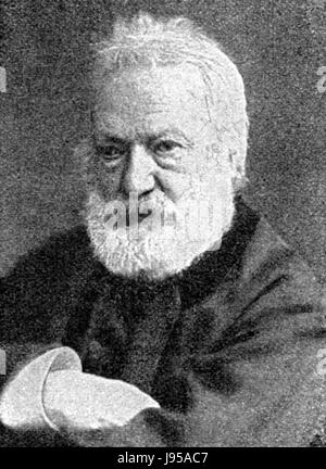 Victor Hugo (1802–1885) war ein französischer Romantiker, Dichter und Politiker, der vor allem durch Romane wie Les Misérables und The Glöckner von Notre-Dame bekannt war, die sich mit Themen wie Justiz und Menschenrechte auseinandersetzten. Stockfoto