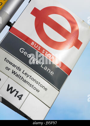 Bus Stop-Schild George Lane Stockfoto