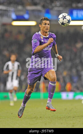 Cardiff, UK. 4. Juni 2017. Cristiano Ronaldo von Real Madrid in Aktion während der UEFA Champions League Finale zwischen Juventus Turin und Real Madrid CF am National Stadium of Wales in Cardiff: Credit: Phil Rees/Alamy Live News Stockfoto