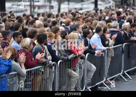 Rathaus, London, UK. 5. Juni 2017. Die Mahnwache für die Opfer des Terroranschlags London Bridge zu Ehren findet außerhalb Rathaus in London Credit: Matthew Chattle/Alamy Live News Stockfoto