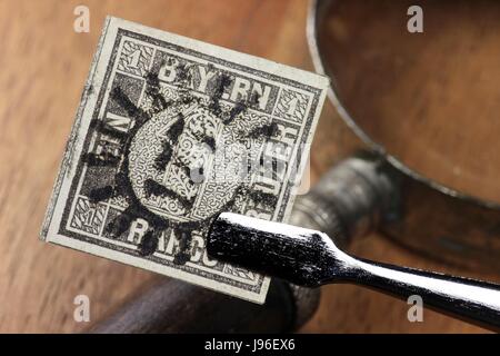 1 Kreuzer schwarz, erste Deutsche Briefmarke, ausgestellt im Königreich Bayern Stockfoto