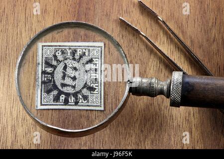 1 Kreuzer schwarz, erste Deutsche Briefmarke, ausgestellt im Königreich Bayern Stockfoto