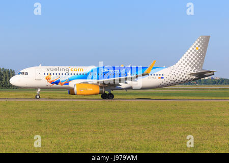 Amsterdam/Niederlande Mai 29, 2017: Boeing 777 von Sky Cargo Besteuerung auf dem Amsterdamer Flughafen Stockfoto