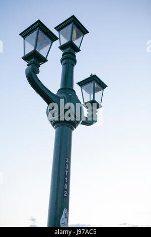 Straßenlaterne auf der Tyne Brücke Newcastle England uk Stockfoto