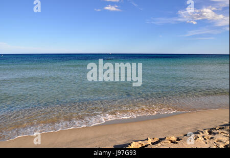 Costa Rei Strandblick - mediterrane Meerblick auf der Insel Sardinien in Italien Stockfoto