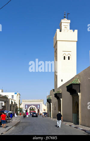 Moschee in der Nähe Bab Bou Jeloud, das blaue Tor, Fes, Marokko Stockfoto