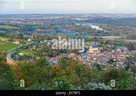 Frankreich, Loire, Pouilly-sur-Loire und der Loire Blick von Sully-sur-Loire, Burgund weit auf der anderen Seite der Loire Stockfoto