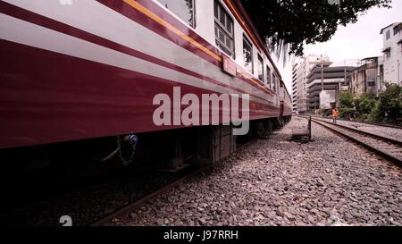 1K aus Bangkok Zug Bahnhof Hua Lamphong Rail Yard SRT Thailand Stockfoto