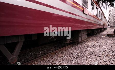 1K aus Bangkok Zug Bahnhof Hua Lamphong Rail Yard SRT Thailand Stockfoto