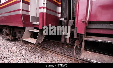 1K aus Bangkok Zug Bahnhof Hua Lamphong Rail Yard SRT Thailand Stockfoto