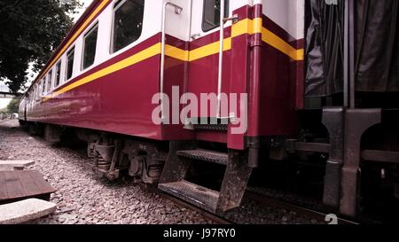 1K aus Bangkok Zug Bahnhof Hua Lamphong Rail Yard SRT Thailand Stockfoto