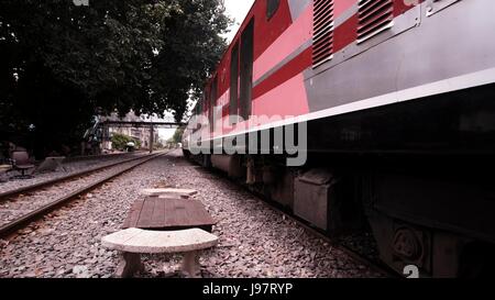 1K aus Bangkok Zug Bahnhof Hua Lamphong Rail Yard SRT Thailand Stockfoto