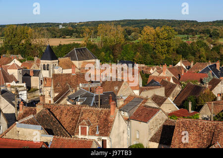 Frankreich, Cher, Menetreol-Sous-Sancerre, das Dorf aus dem Viadukt betrachtet Stockfoto